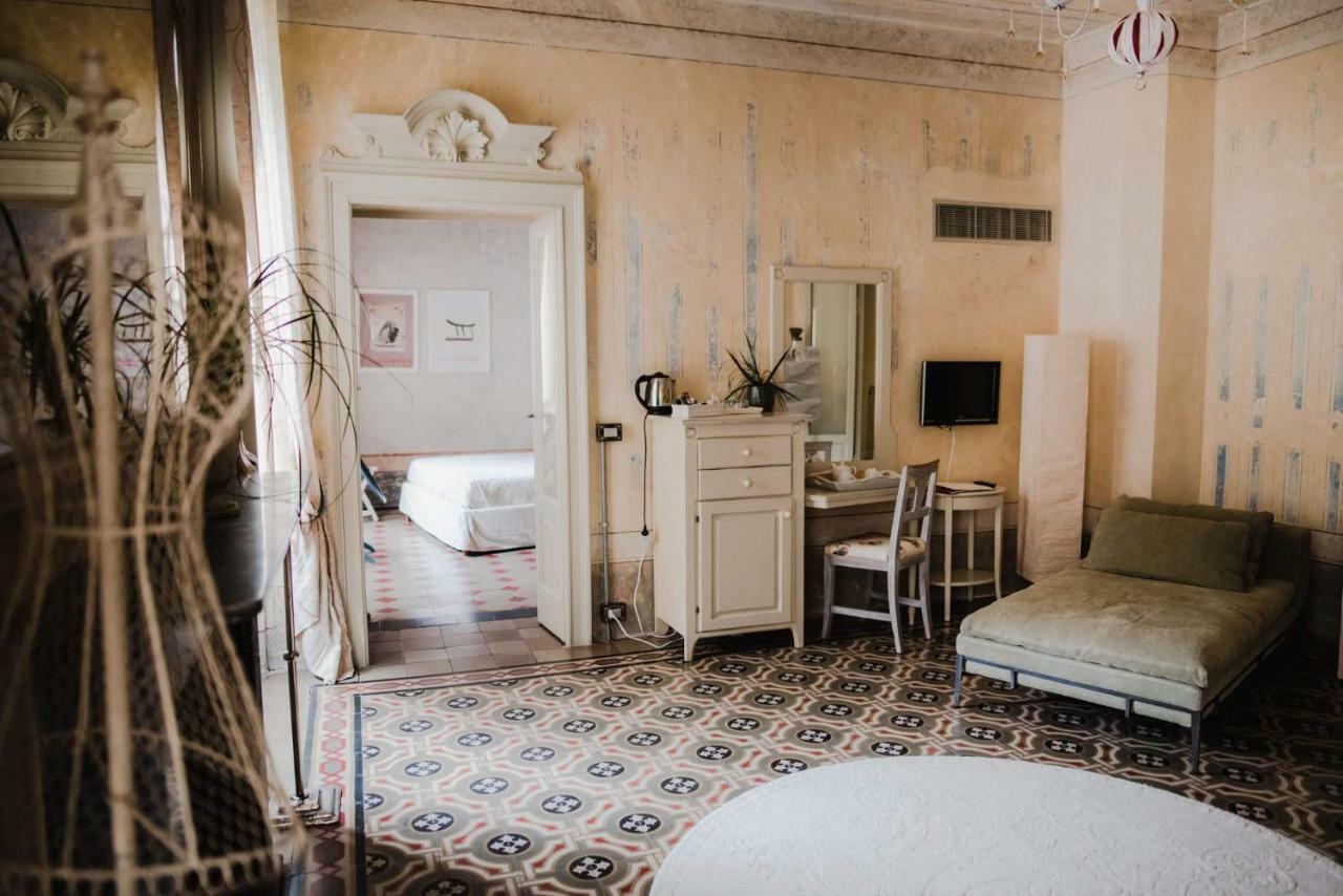 Regina Teodolinda Suites Laglio Exteriör bild