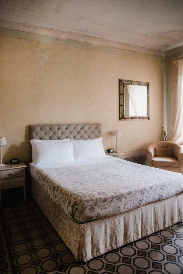 Regina Teodolinda Suites Laglio Exteriör bild